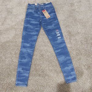 Levi's 720 High-Rise Super Skinny Jeans Womens